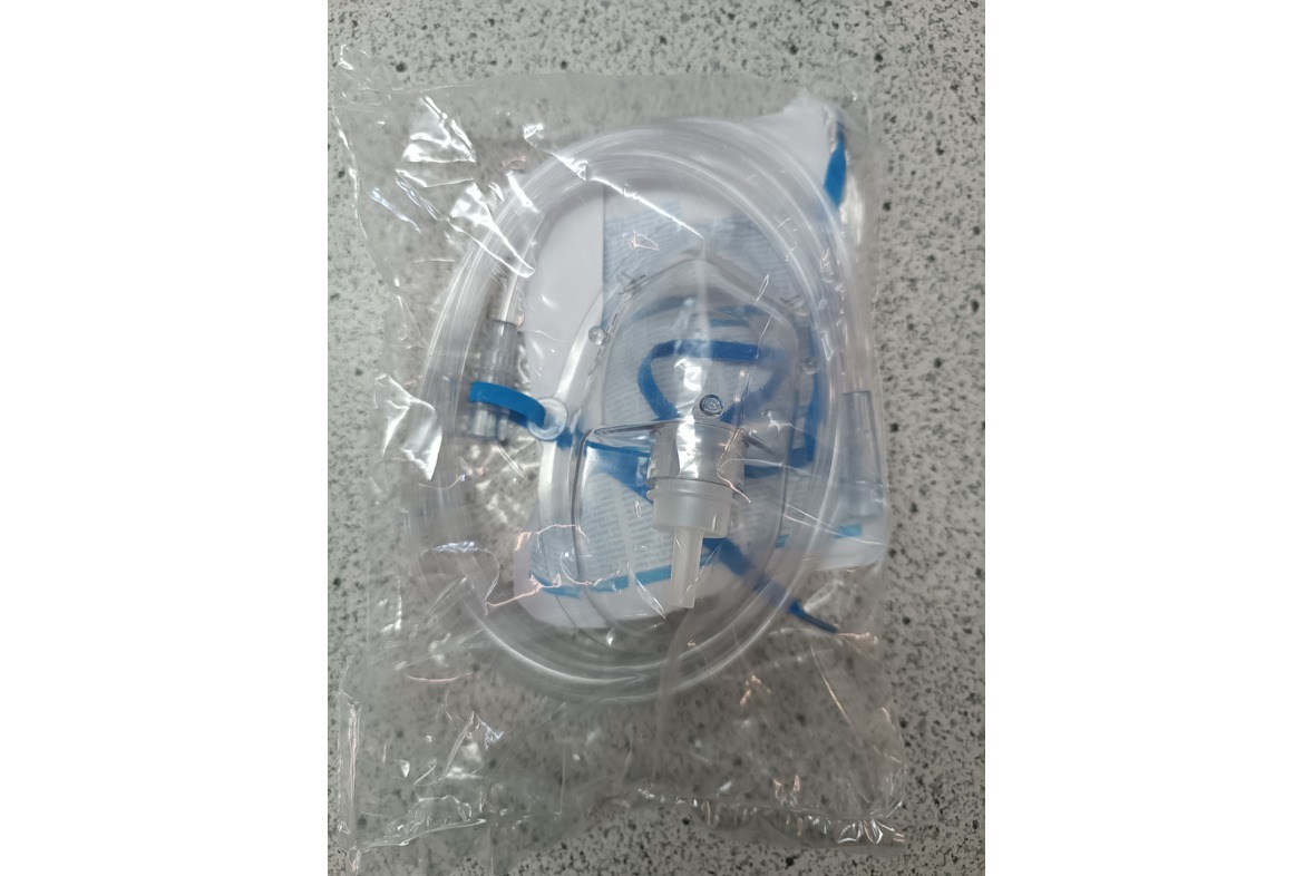 Sauerstoffmaske mit Schlauch