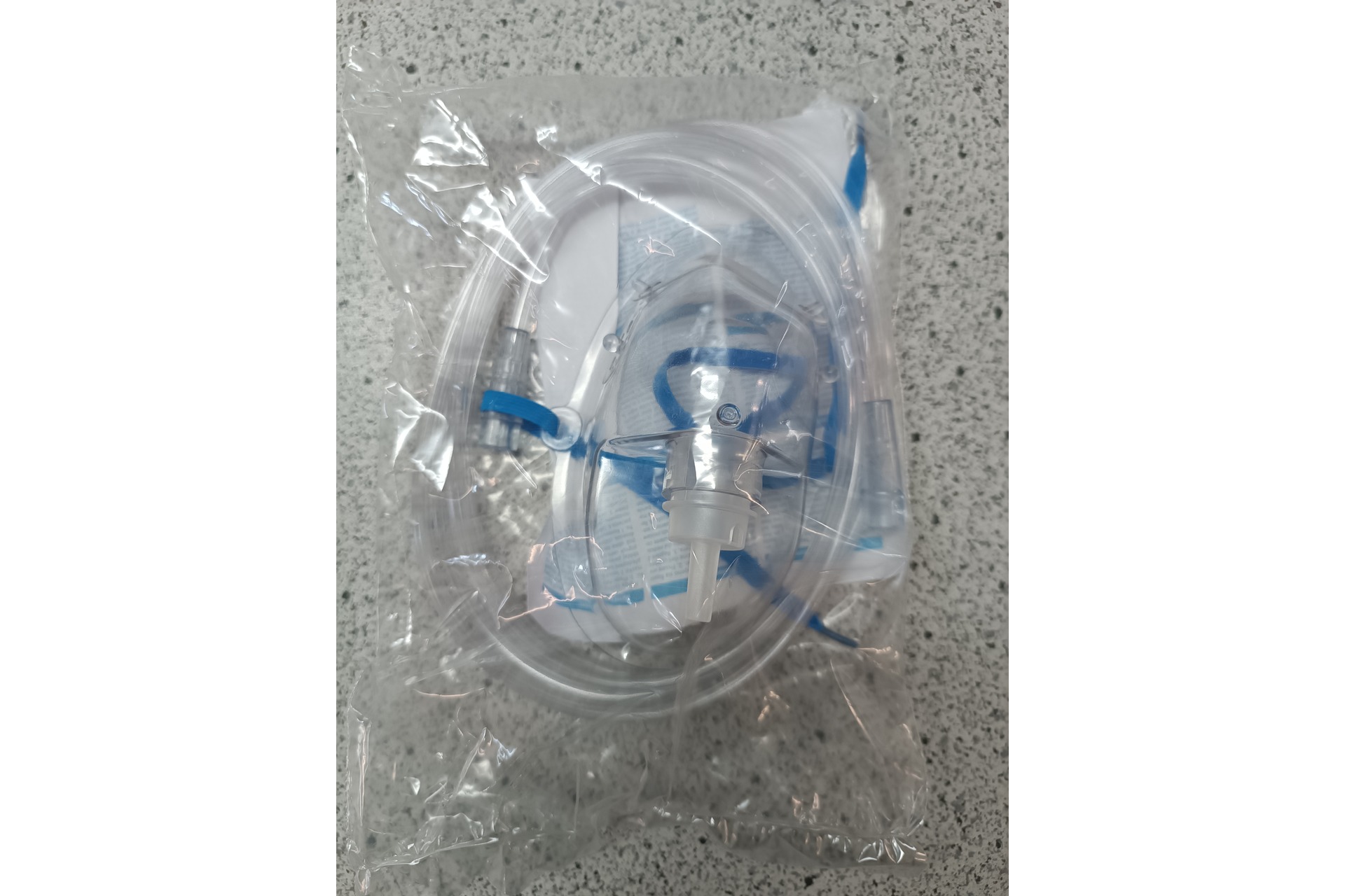 Sauerstoffmaske mit Schlauch